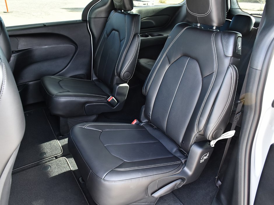2026 Chrysler Grand Caravan SXT-13