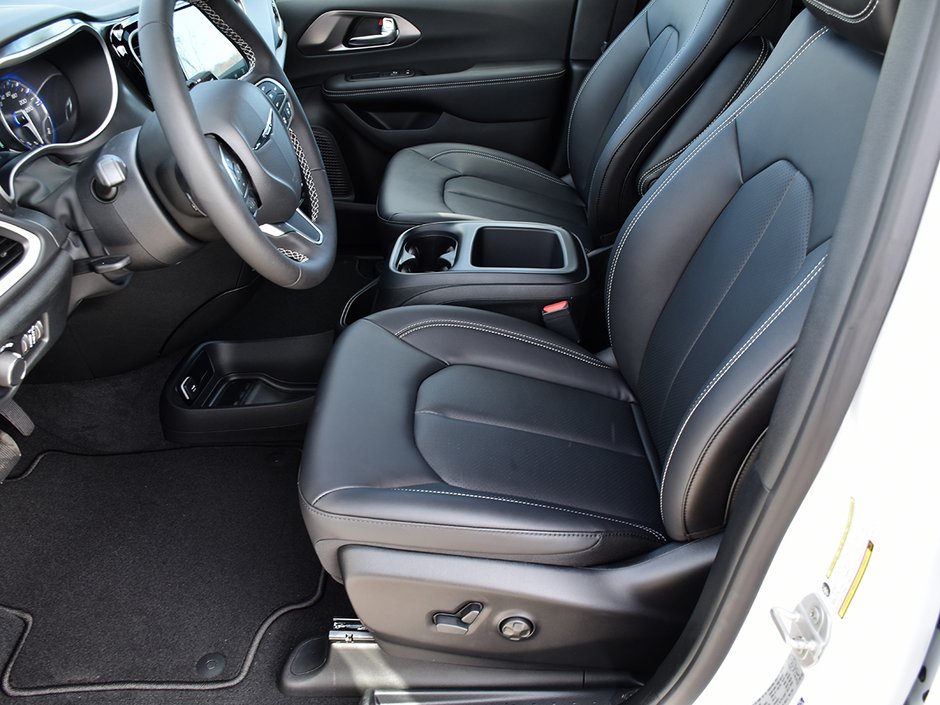 2026 Chrysler Grand Caravan SXT-10