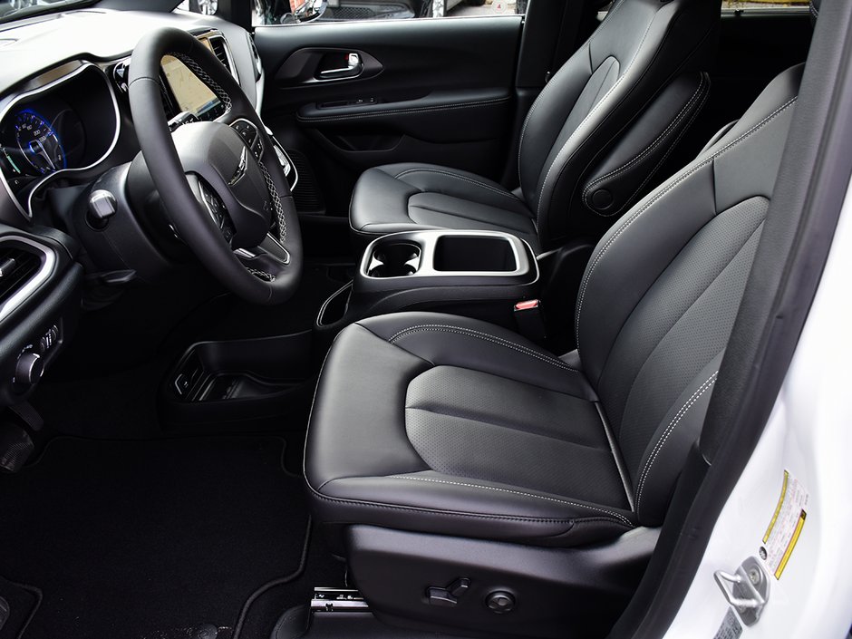 2026 Chrysler Grand Caravan SXT-10