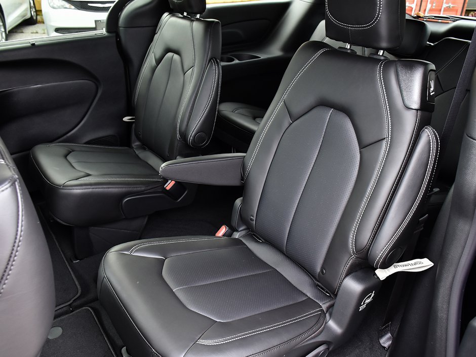 2026 Chrysler Grand Caravan SXT-13