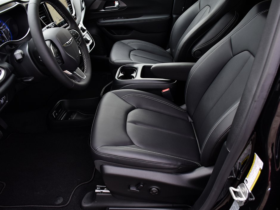 2026 Chrysler Grand Caravan SXT-10