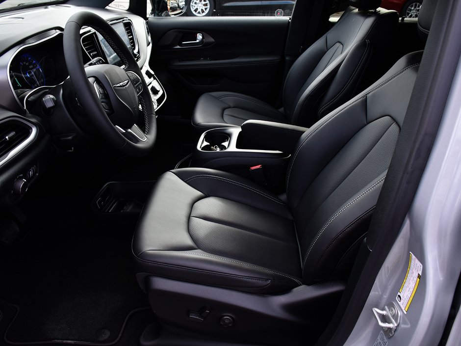 2026 Chrysler Grand Caravan SXT-10