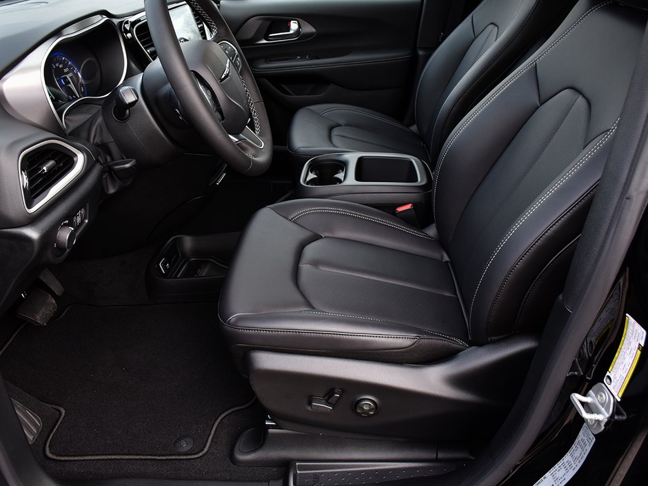 2026 Chrysler Grand Caravan SXT-10