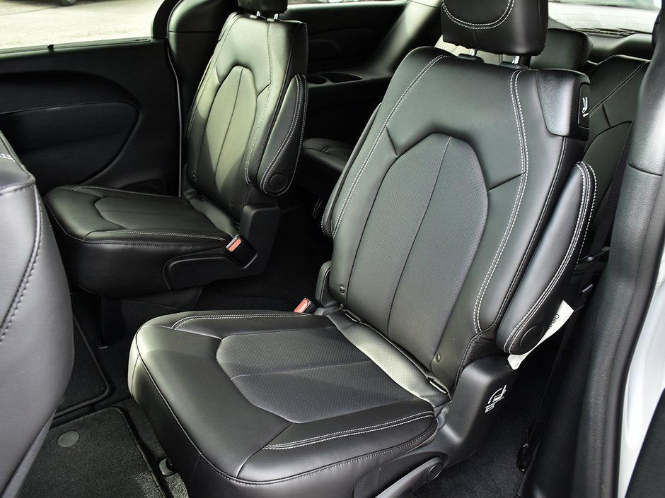 2026 Chrysler Grand Caravan SXT-13