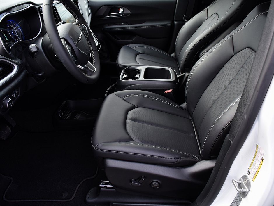 2026 Chrysler Pacifica SELECT-10