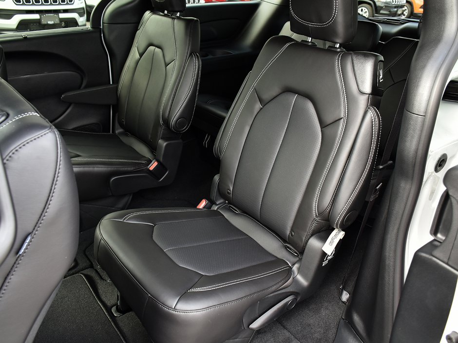 2026 Chrysler Pacifica SELECT-14