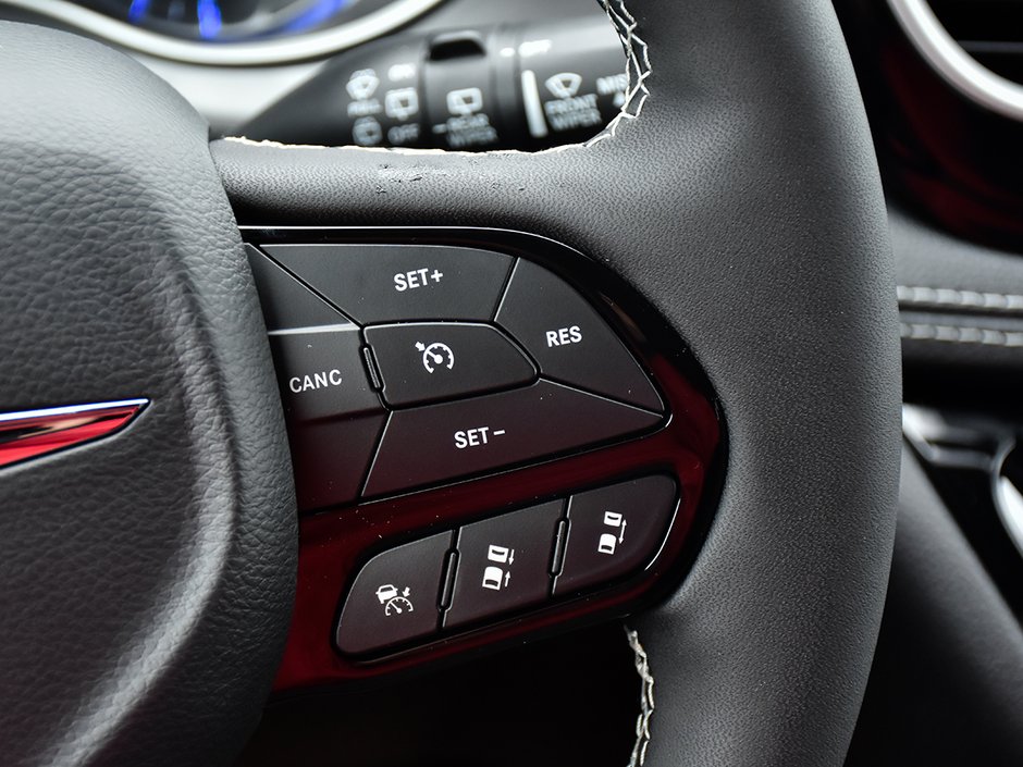 2026 Chrysler Pacifica SELECT-23