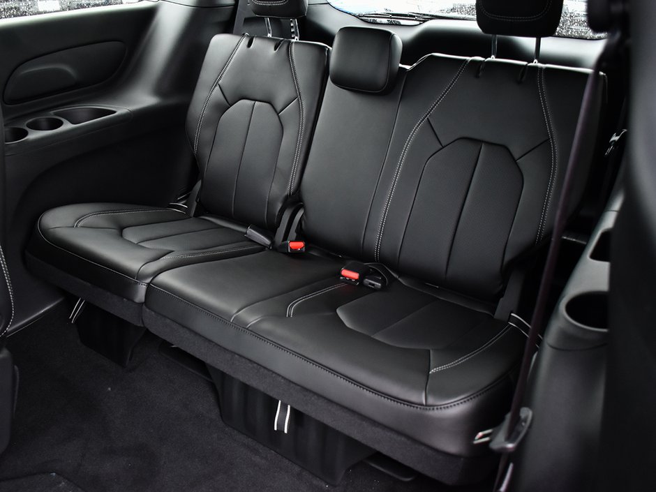 2026 Chrysler Pacifica SELECT-14