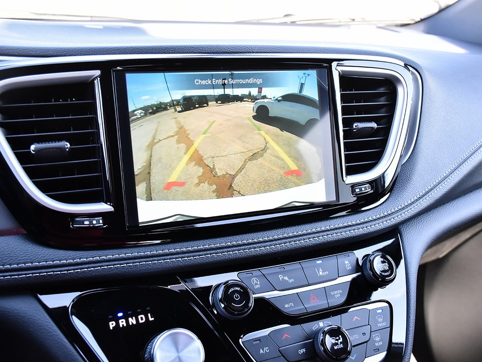 2026 Chrysler Pacifica SELECT-25