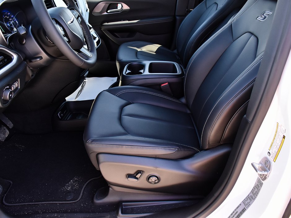 2026 Chrysler Pacifica SELECT-10