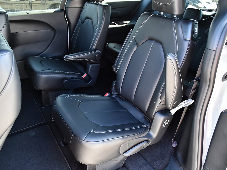 2026 Chrysler Pacifica SELECT-14