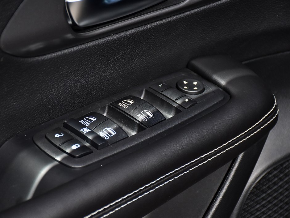 2026 Chrysler Pacifica SELECT-12