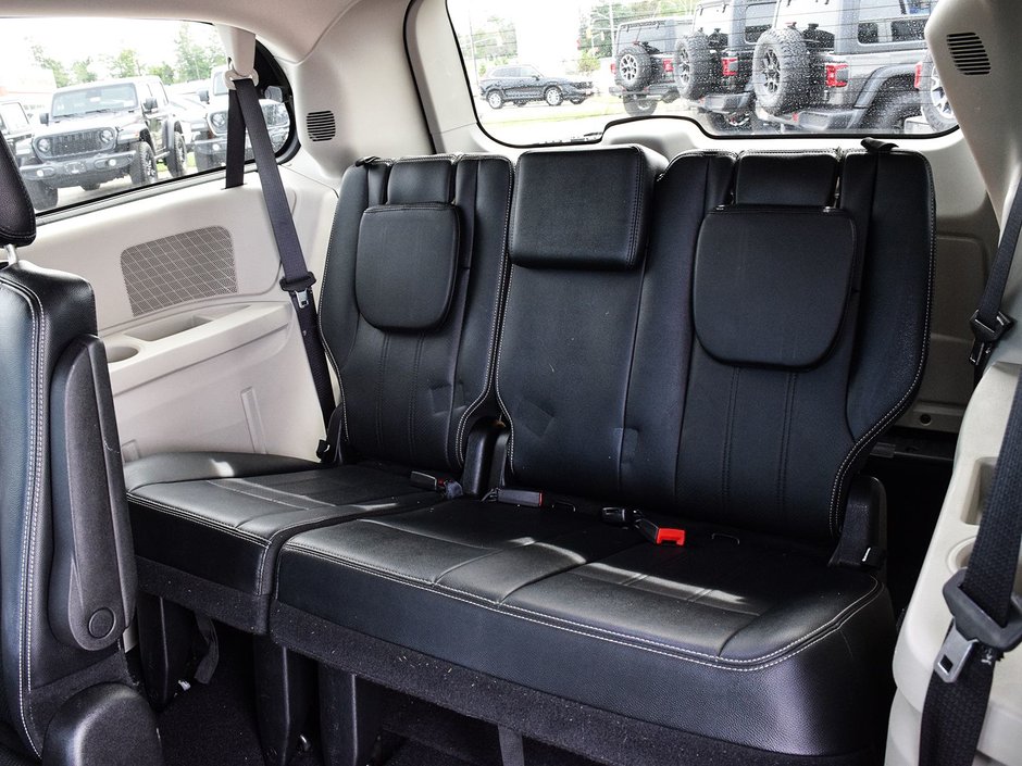 2019 Dodge Grand Caravan Crew Plus-13