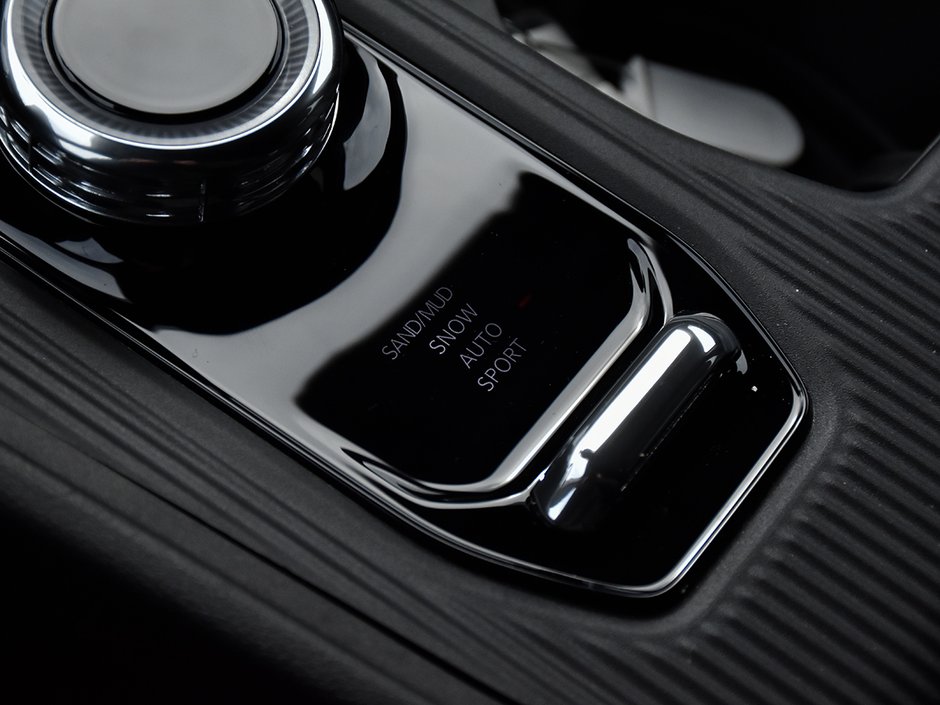 2026 Jeep Cherokee LAREDO-24