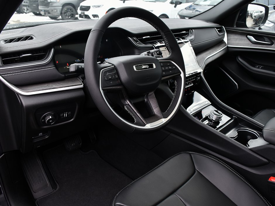 2025 Jeep Grand Cherokee LIMITED-9