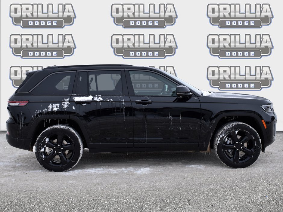 2026 Jeep Grand Cherokee ALTITUDE-2