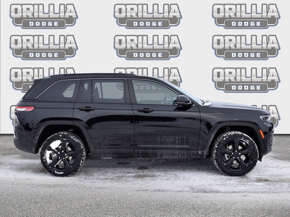 2026 Jeep Grand Cherokee ALTITUDE-2