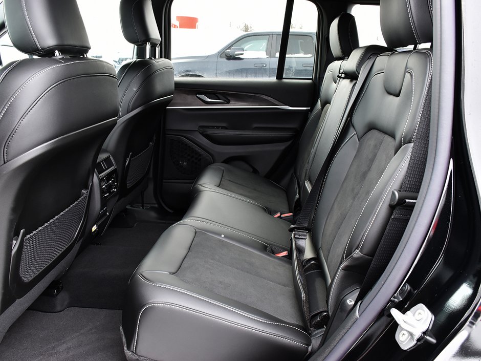 2026 Jeep Grand Cherokee ALTITUDE-13