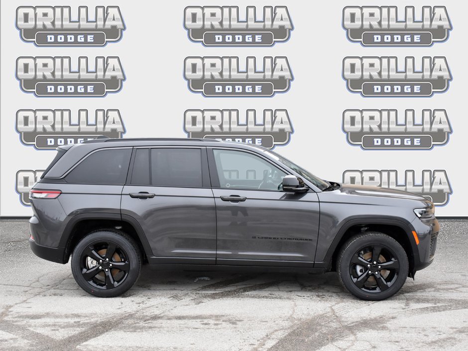 2026 Jeep Grand Cherokee ALTITUDE-2