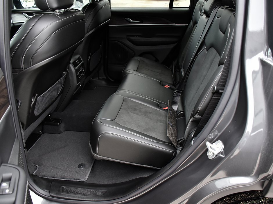 2026 Jeep Grand Cherokee ALTITUDE-13