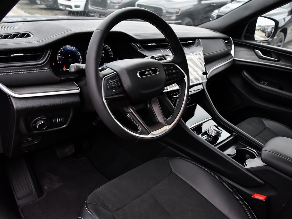 2026 Jeep Grand Cherokee ALTITUDE-9