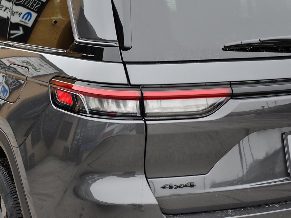 2026 Jeep Grand Cherokee ALTITUDE-8
