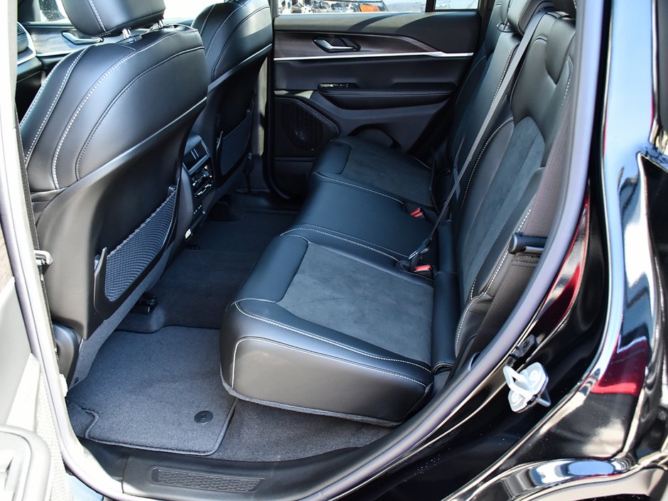 2026 Jeep Grand Cherokee ALTITUDE-13