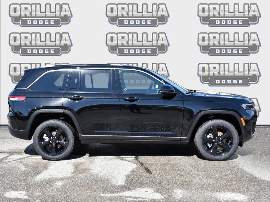 2026 Jeep Grand Cherokee ALTITUDE-2