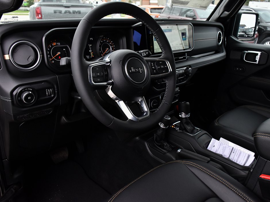 2025 Jeep WRANGLER SAHARA-7
