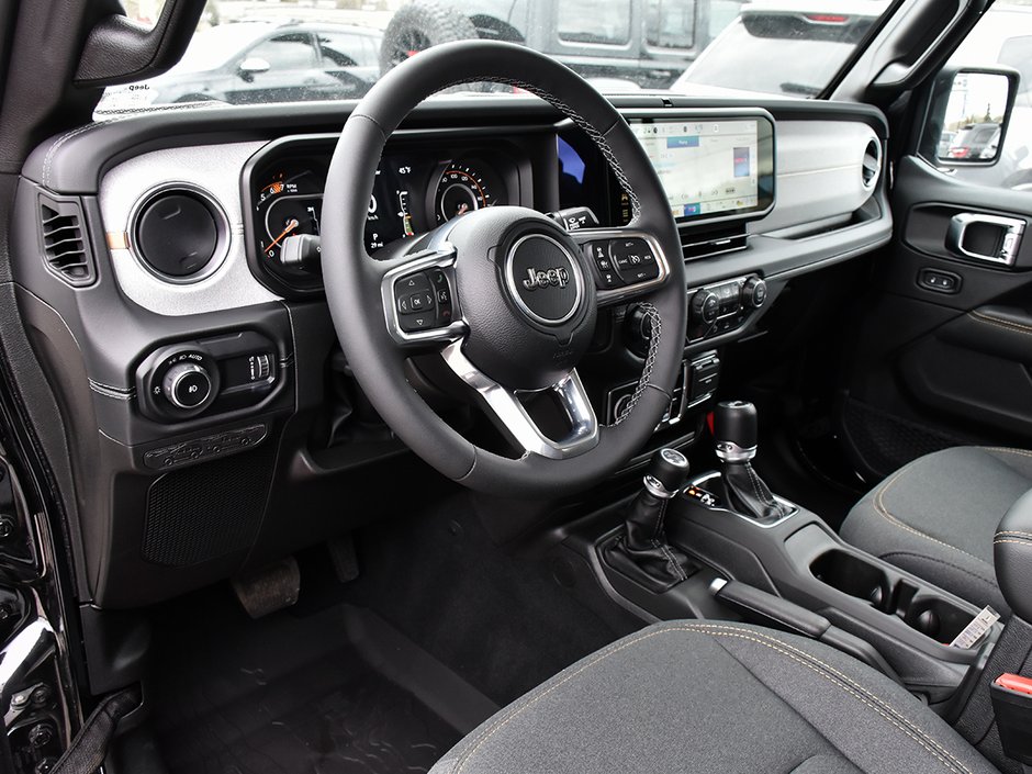 2025 Jeep WRANGLER SAHARA-7