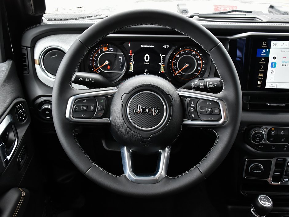 2025 Jeep WRANGLER SAHARA-13