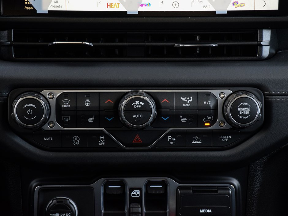 2026 Jeep Wrangler 4-Door SAHARA-18