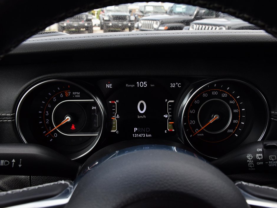 2021 Jeep WRANGLER UNLIMITED SAHARA-22