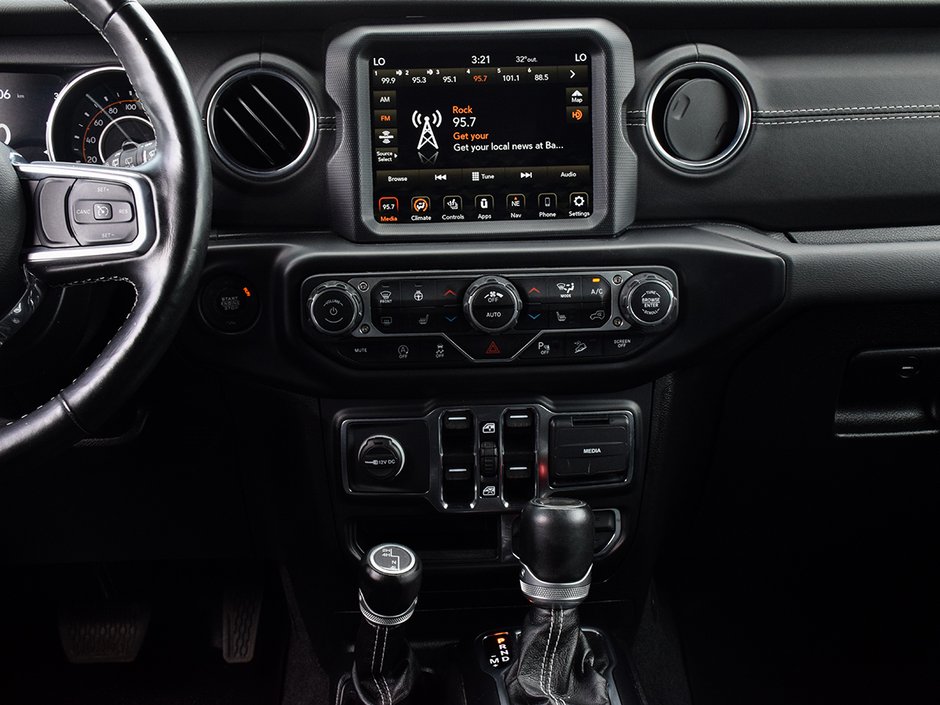 2021 Jeep WRANGLER UNLIMITED SAHARA-16