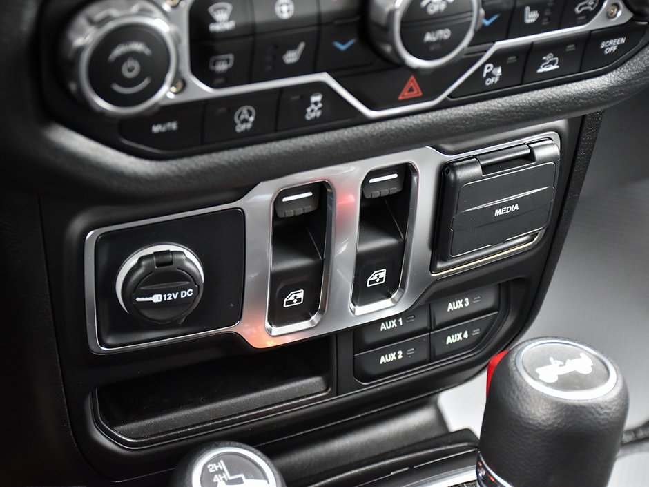 2025 Jeep WRANGLER SPORT S-18