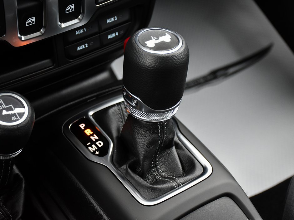 2025 Jeep WRANGLER SPORT S-19