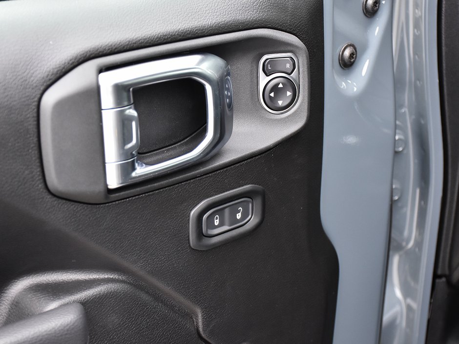 2025 Jeep WRANGLER SPORT S-9