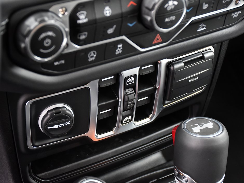 2025 Jeep WRANGLER SPORT S-18