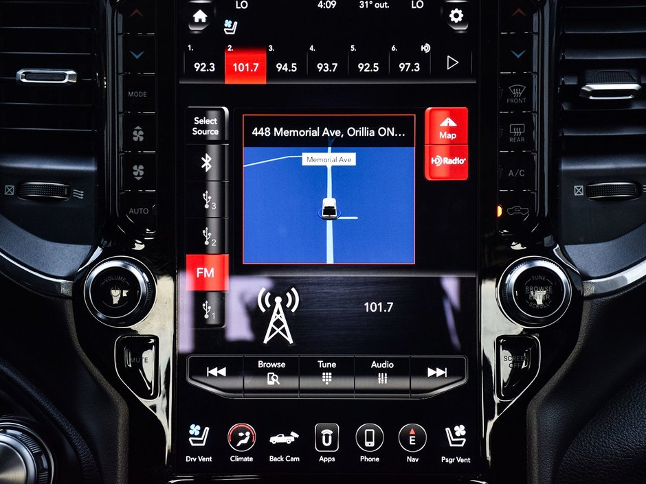 2020 Ram 1500 Laramie-18