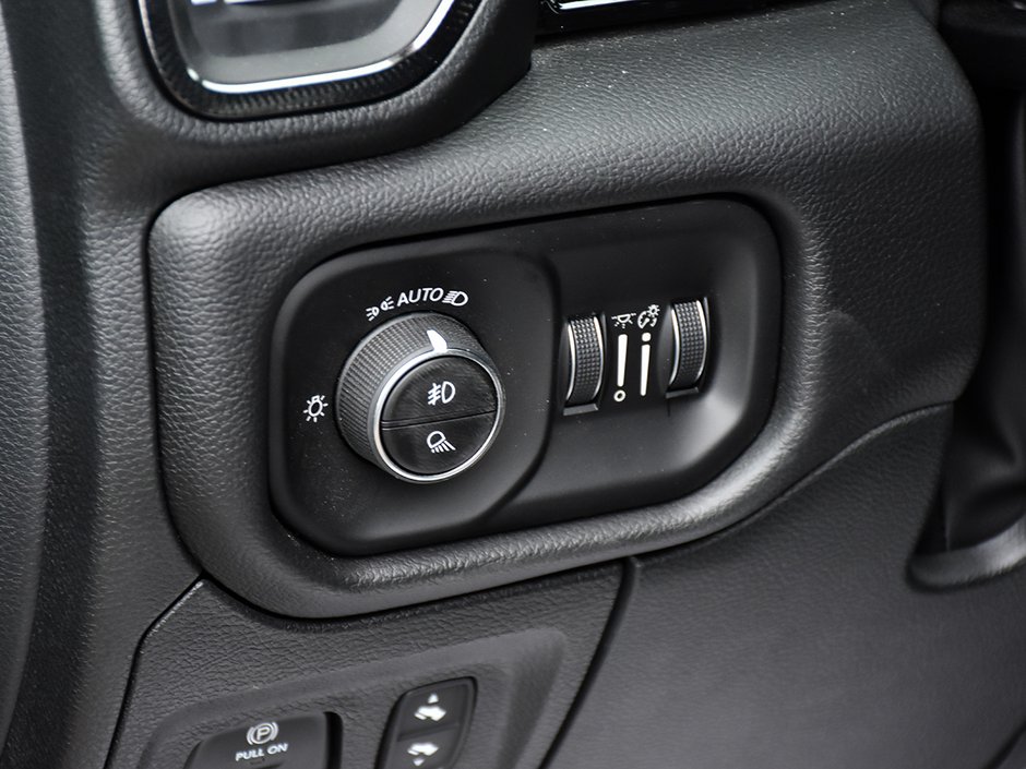 2026 Ram 1500 SPORT-14