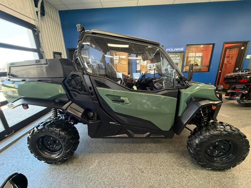 Can Am COMMANDER 700  2023