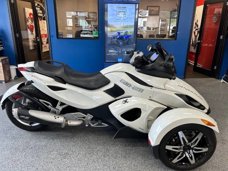 Can Am SPYDER RSS  2010