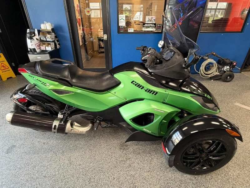 2012 Can Am SPYDER RSS