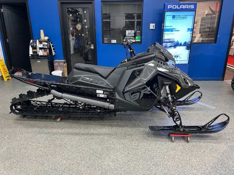 2025 Polaris PRO RMK 155 9R