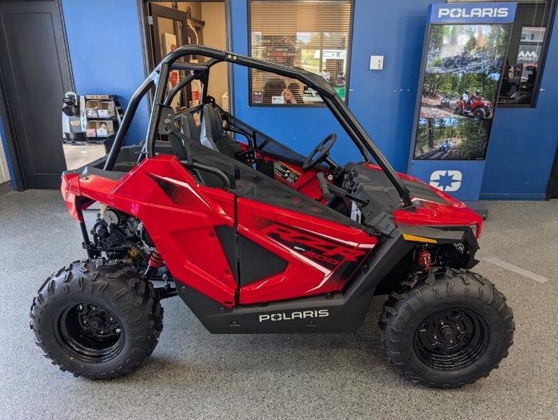 2025 Polaris RZR 200 EFI