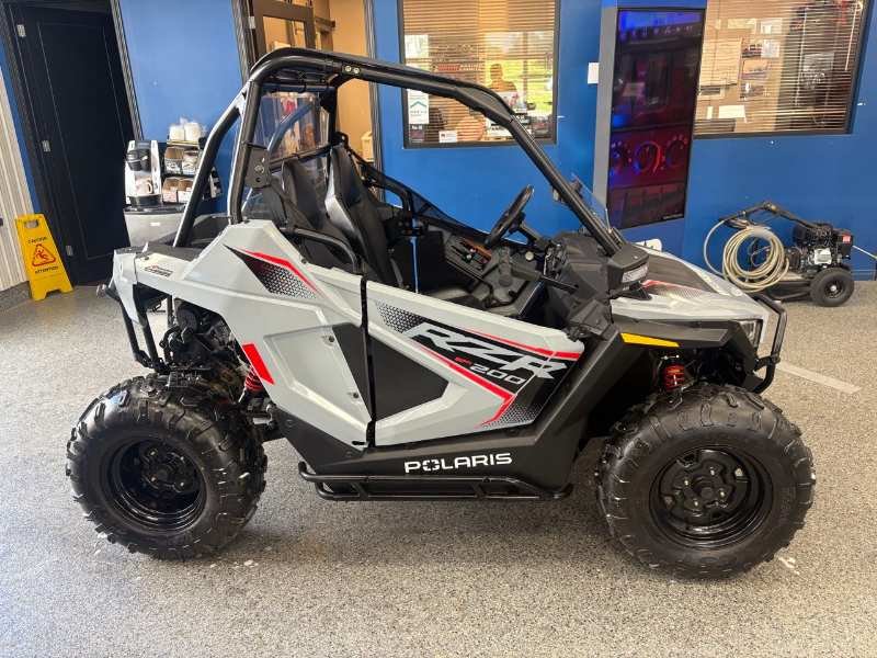 Polaris RZR 200  2024