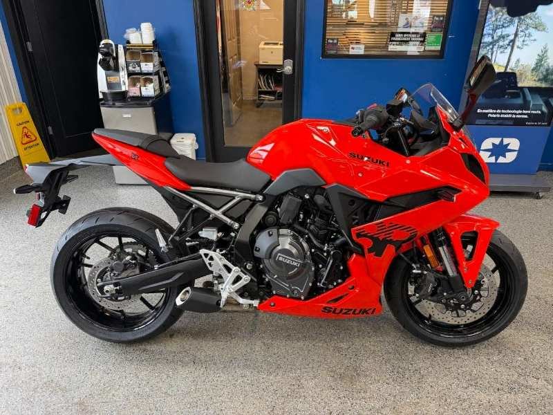 2026 Suzuki GSX8RM6