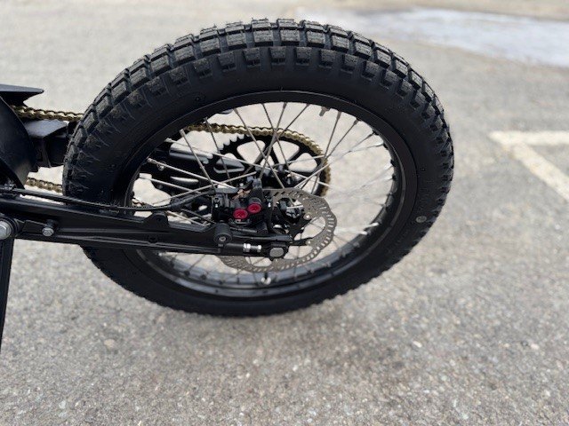 Apollo RFN ARES (DOUBLE USAGE) MOTOCYCLETTE 100% ET IMMATRICULABLE À LA SAAQ 2025-10
