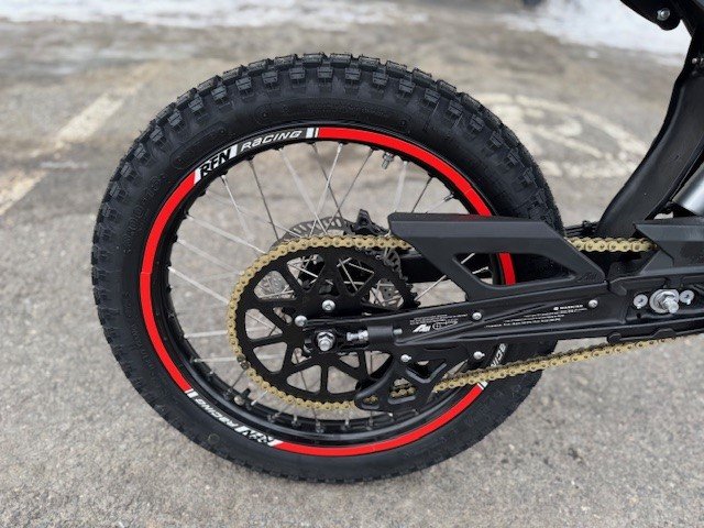 Apollo RFN ARES (DOUBLE USAGE) MOTOCYCLETTE 100% ET IMMATRICULABLE À LA SAAQ 2025-6