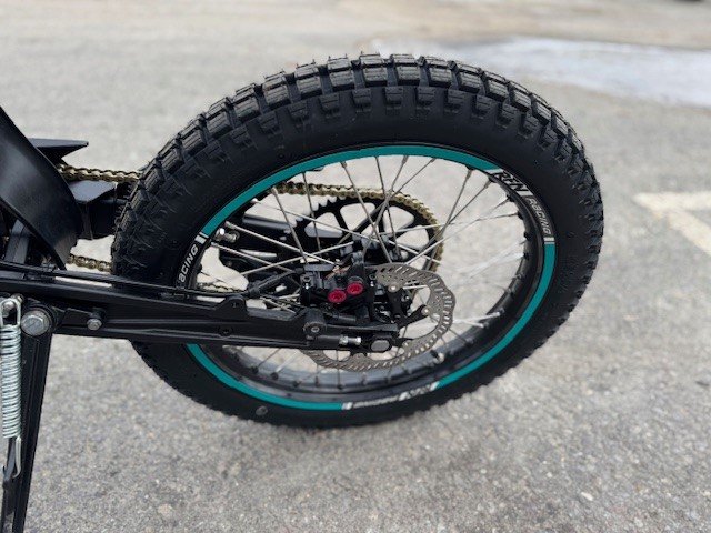 Apollo RFN ARES (DOUBLE USAGE) MOTOCYCLETTE 100% ET IMMATRICULABLE À LA SAAQ 2025-10